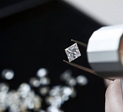 Princess cut diamond looping